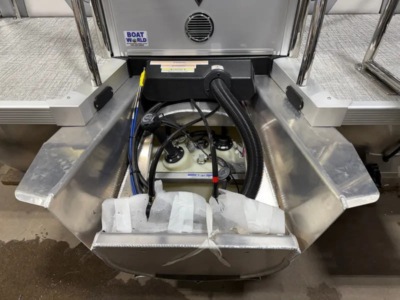 Slide: The Image of Tahoe Cascade 200HP QLS 2385 Quad Lounge Shift Tritoon 2025 - 51