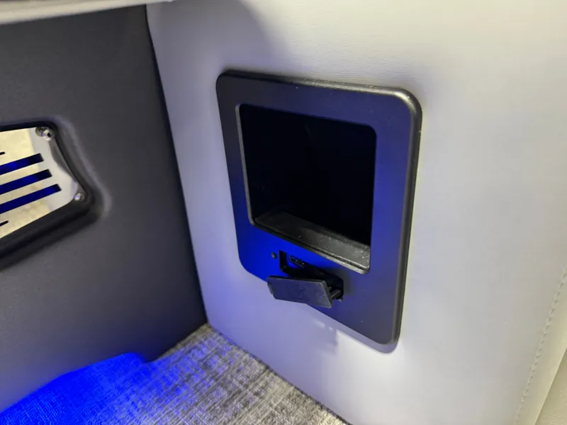 Slide: The Image of Tahoe Cascade 2385 Quad Lounge Shift SS Tritoon & Honda 4-Stroke EFI 2025 - 34