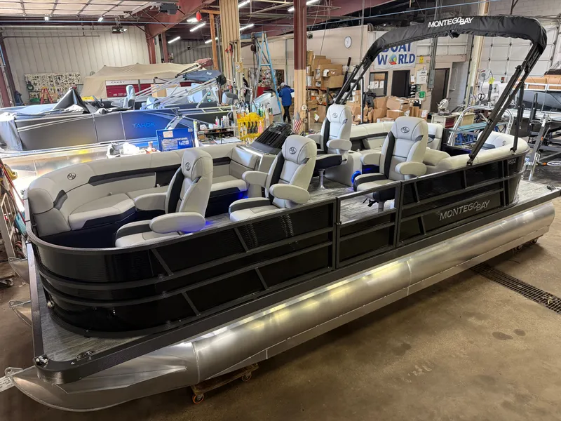 The Image of Montego Bay 8522 DL Quad Lounge Tritoon & Honda 4-Stroke EFI 2026 - 1