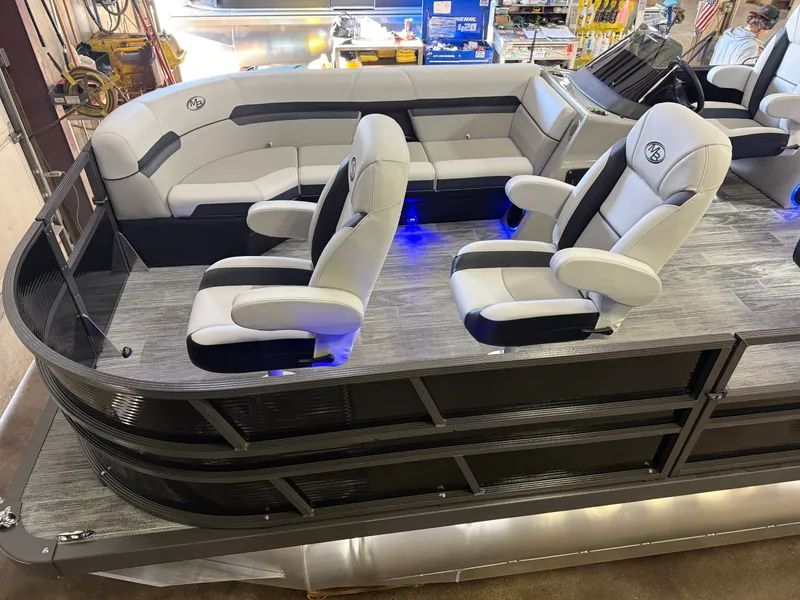 Slide: The Image of Montego Bay 8522 DL Quad Lounge Tritoon & Honda 4-Stroke EFI 2026 - 2