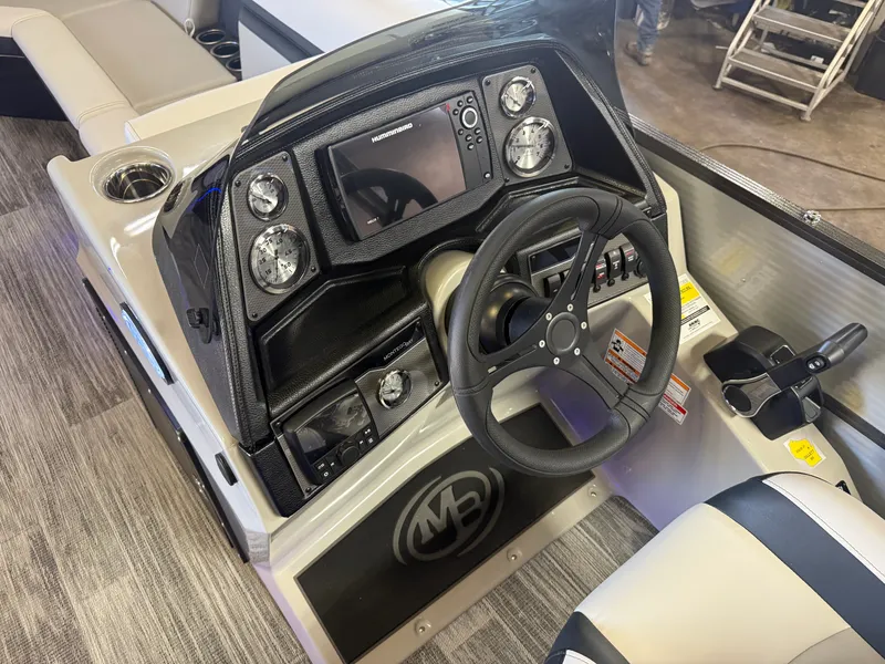 Slide: The Image of Montego Bay 8522 Fish & Cruise Deluxe Pontoon & Honda 4-Stroke EFI 2026 - 11