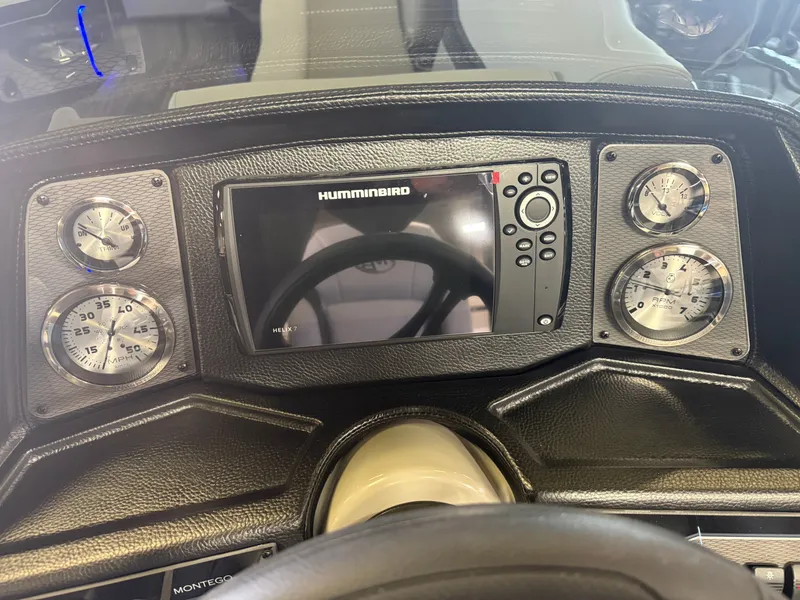 Slide: The Image of Montego Bay 8522 Fish & Cruise Deluxe Pontoon & Honda 4-Stroke EFI 2026 - 13