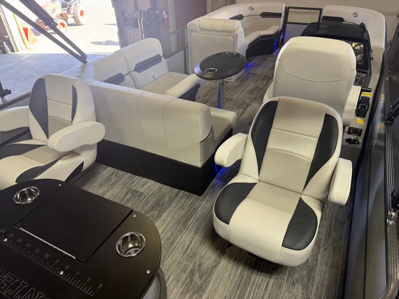 Slide: The Image of Montego Bay 8522 Fish & Cruise Deluxe Pontoon & Honda 4-Stroke EFI 2026 - 21