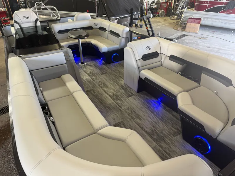 Slide: The Image of Montego Bay 8522 Fish & Cruise Deluxe Pontoon & Honda 4-Stroke EFI 2026 - 30