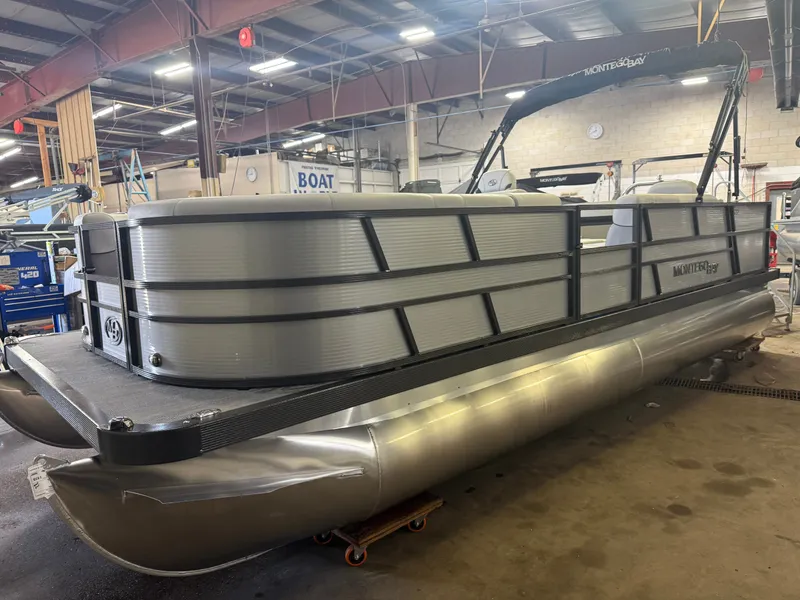 Slide: The Image of Montego Bay 8522 Fish & Cruise Deluxe Pontoon & Honda 4-Stroke EFI 2026 - 34