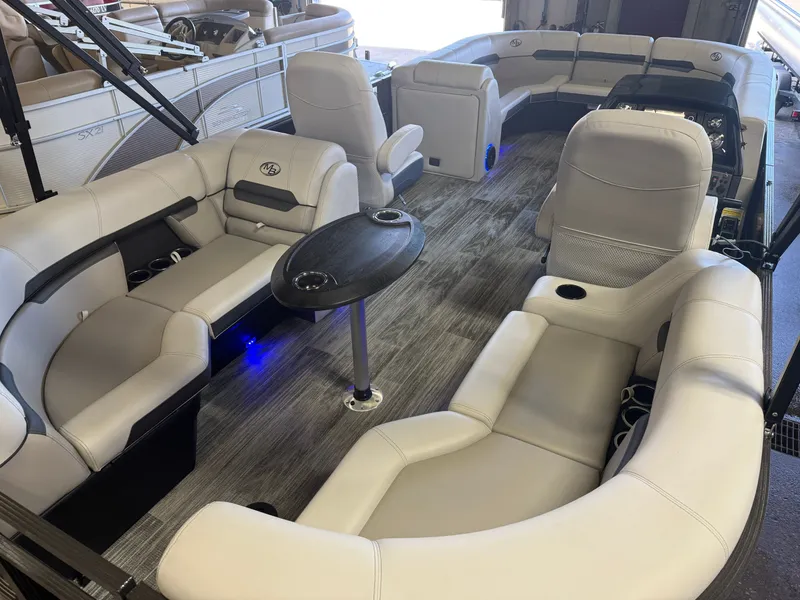Slide: The Image of Montego Bay 8522 Quad Lounger BR Deluxe Pontoon & Honda 4-Stroke EFI 2026 - 21