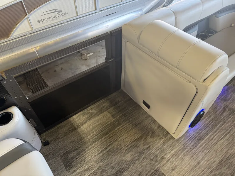 Slide: The Image of Montego Bay 8522 Quad Lounger BR Deluxe Pontoon & Honda 4-Stroke EFI 2026 - 26