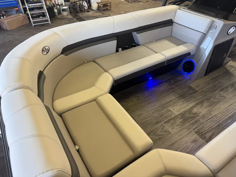 Slide: The Image of Montego Bay 8522 Quad Lounger BR Deluxe Pontoon & Honda 4-Stroke EFI 2026 - 7