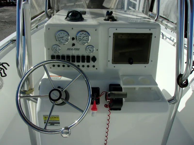 Slide: The Image of Sea Pro 206 Center Console 2004 - 11