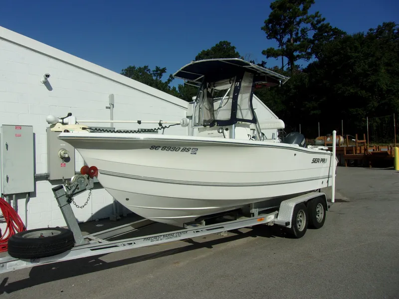 Slide: The Image of Sea Pro 206 Center Console 2004 - 2