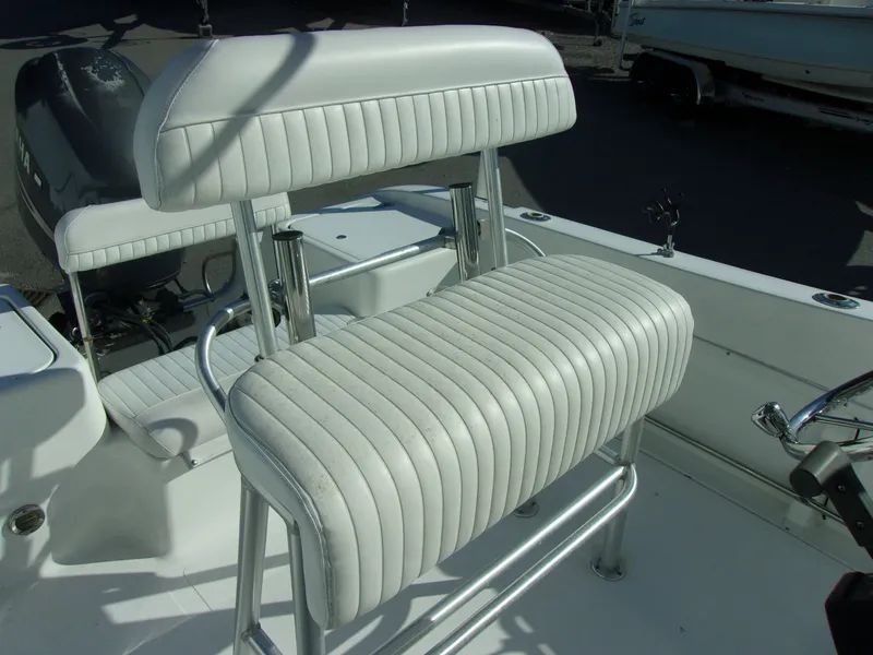 Slide: The Image of Sea Pro 206 Center Console 2004 - 4