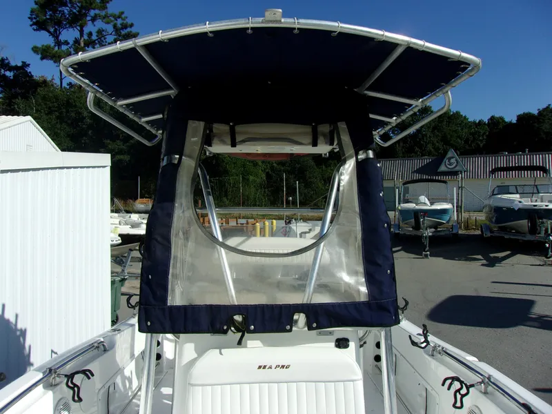 Slide: The Image of Sea Pro 206 Center Console 2004 - 7