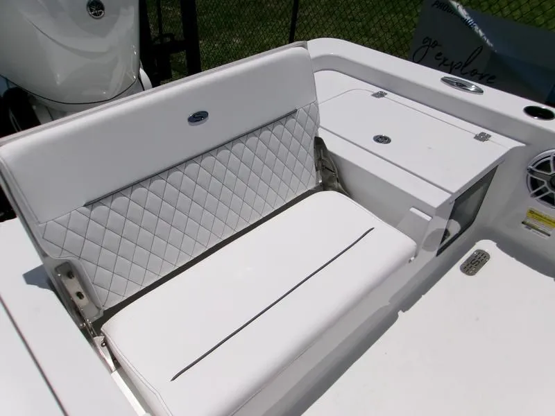 Slide: The Image of Sportsman Masters 247OE Bay Boat 2025 - 10