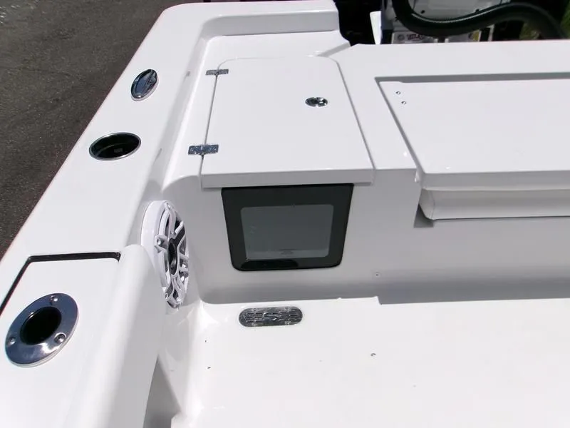 Slide: The Image of Sportsman Masters 247OE Bay Boat 2025 - 18