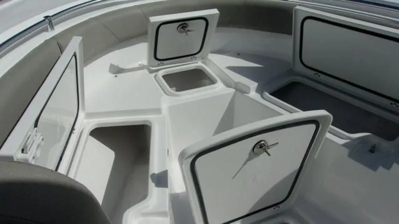 Slide: The Image of Sportsman Heritage 231 Center Console 2025 - 11