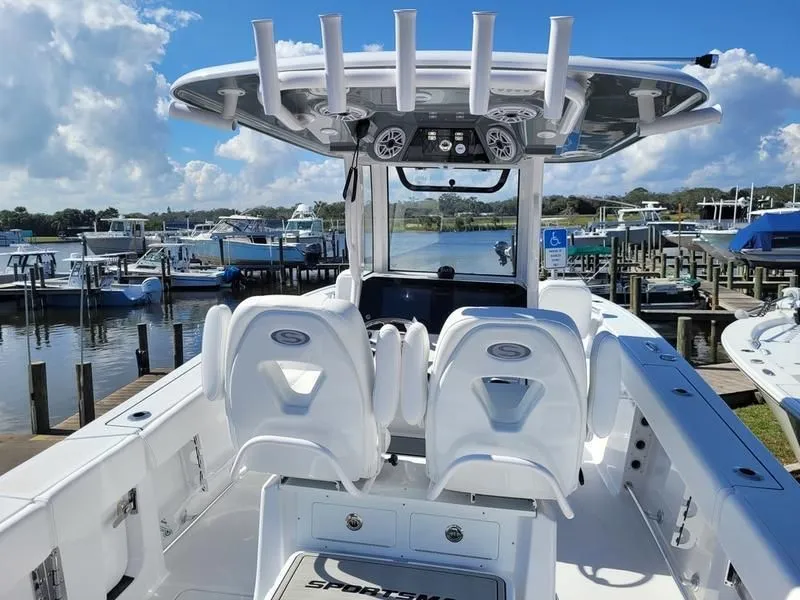 Slide: The Image of Sportsman Heritage 261 Center Console 2025 - 7