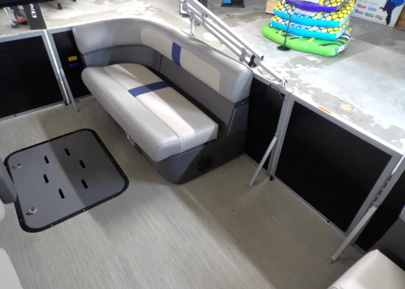 Slide: The Image of Princecraft Brio 17 2026 - 11