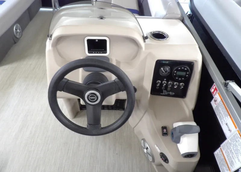 Slide: The Image of Princecraft Brio 17 2026 - 12