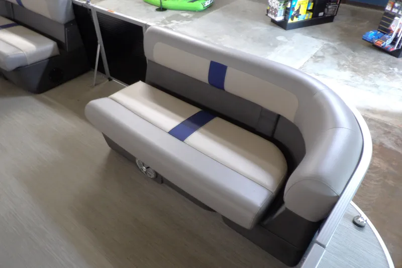 Slide: The Image of Princecraft Brio 17 2026 - 9