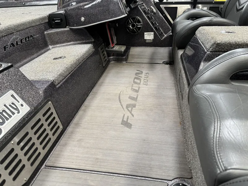 Slide: The Image of Falcon F20 PREDATOR 2023 - 15