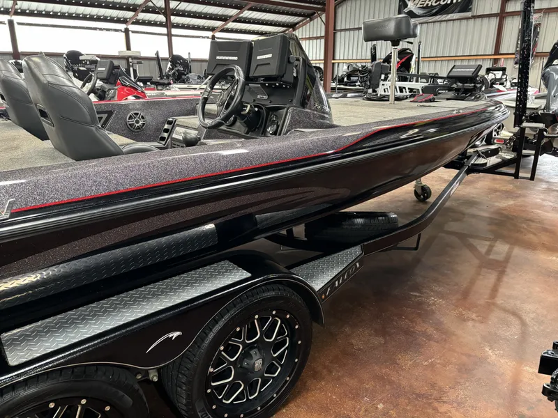 Slide: The Image of Falcon Boats F20 PREDATOR 2023 - 4