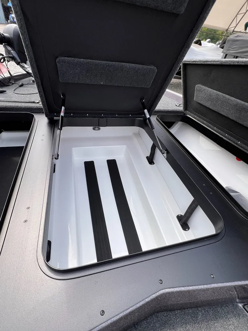 Slide: The Image of Skeeter ZXR 20 SE 2025 - 11