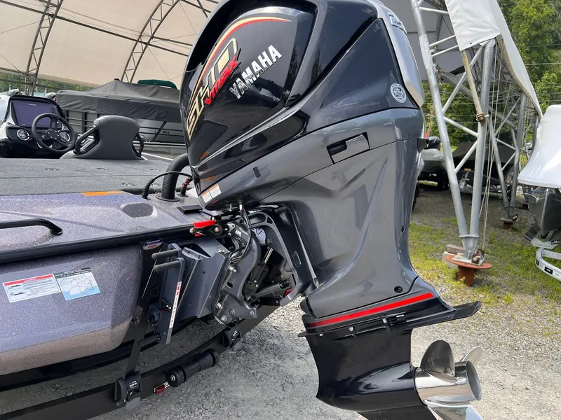 Slide: The Image of Skeeter ZXR 20 SE 2025 - 16