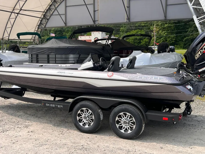 Slide: The Image of Skeeter ZXR 20 SE 2025 - 17