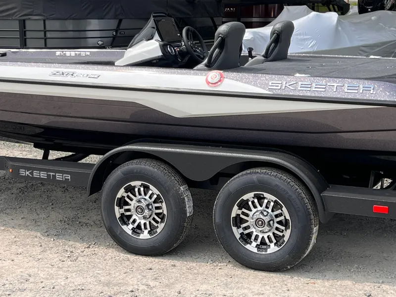 Slide: The Image of Skeeter ZXR 20 SE 2025 - 36