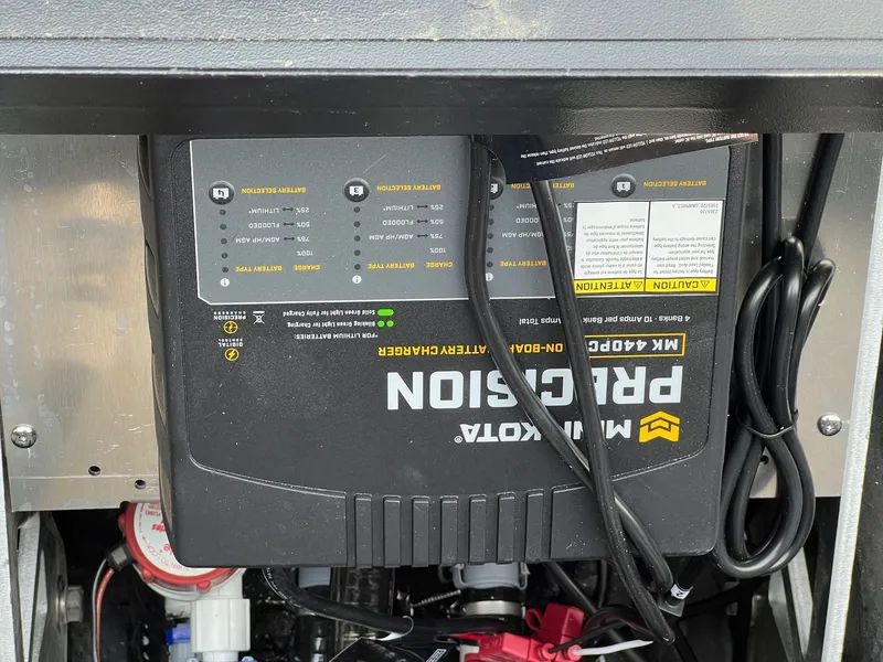 Slide: The Image of Skeeter ZXR 20 SE 2025 - 5