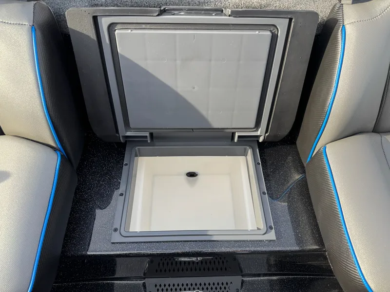 Slide: The Image of Skeeter ZXE21 2026 - 24