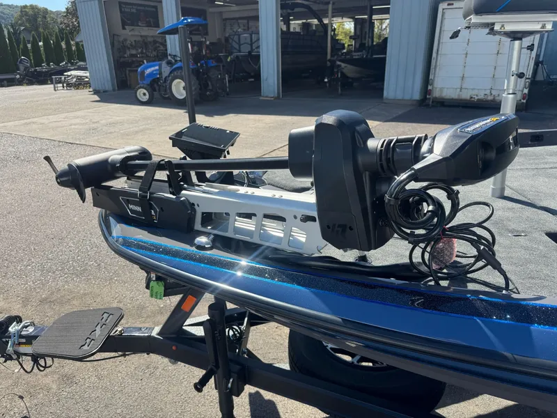 Slide: The Image of Skeeter FXR20 Apex 2026 - 11