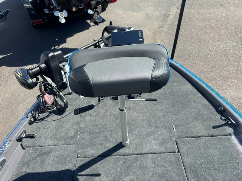 Slide: The Image of Skeeter FXR20 Apex 2026 - 13