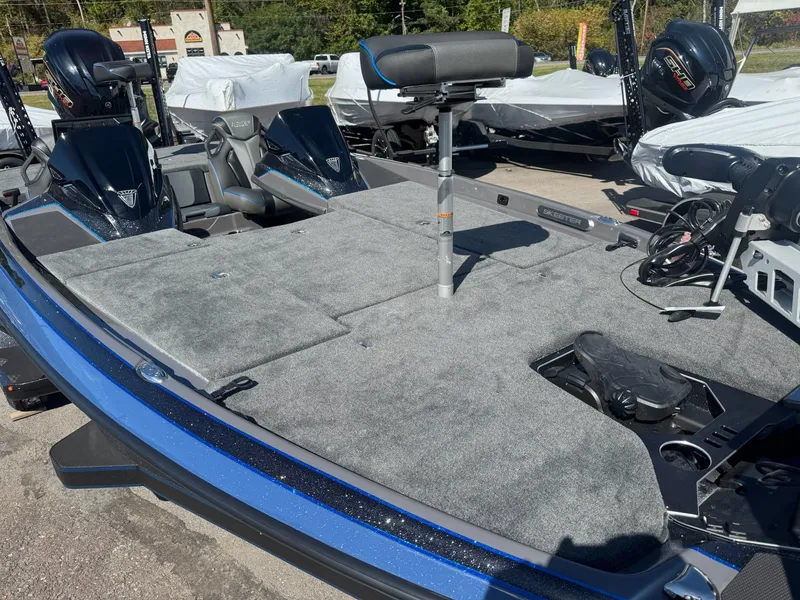 Slide: The Image of Skeeter FXR20 Apex 2026 - 15