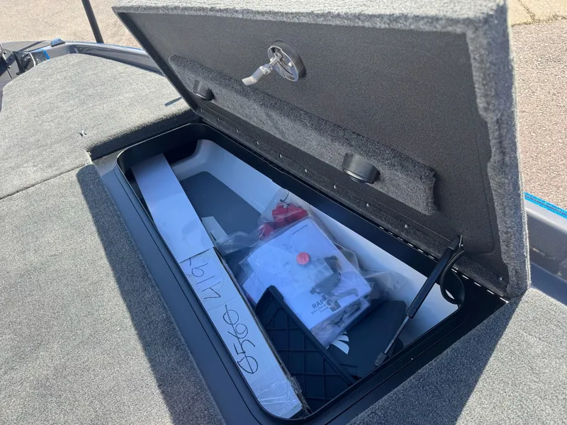 Slide: The Image of Skeeter FXR20 Apex 2026 - 16