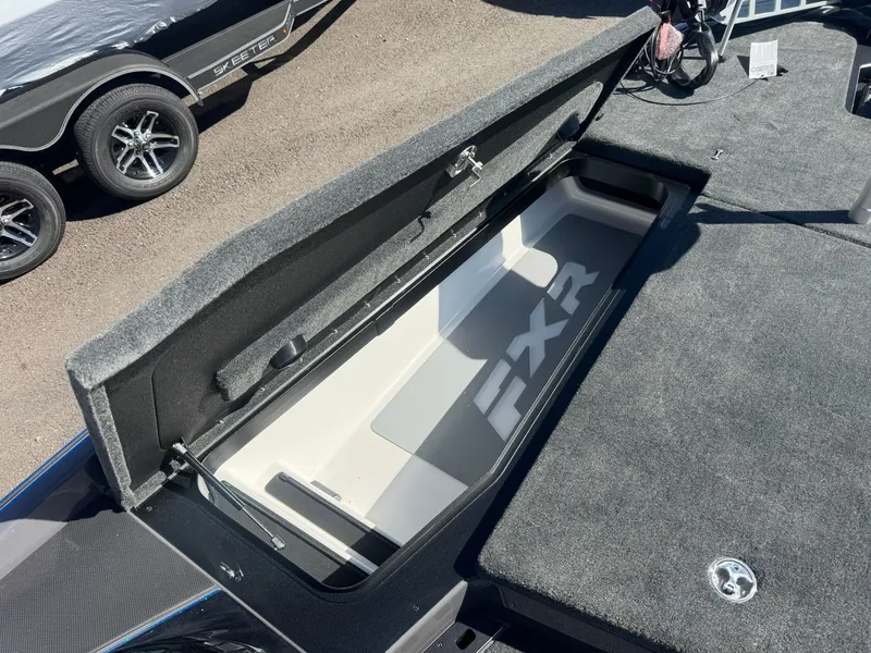 Slide: The Image of Skeeter FXR20 Apex 2026 - 23