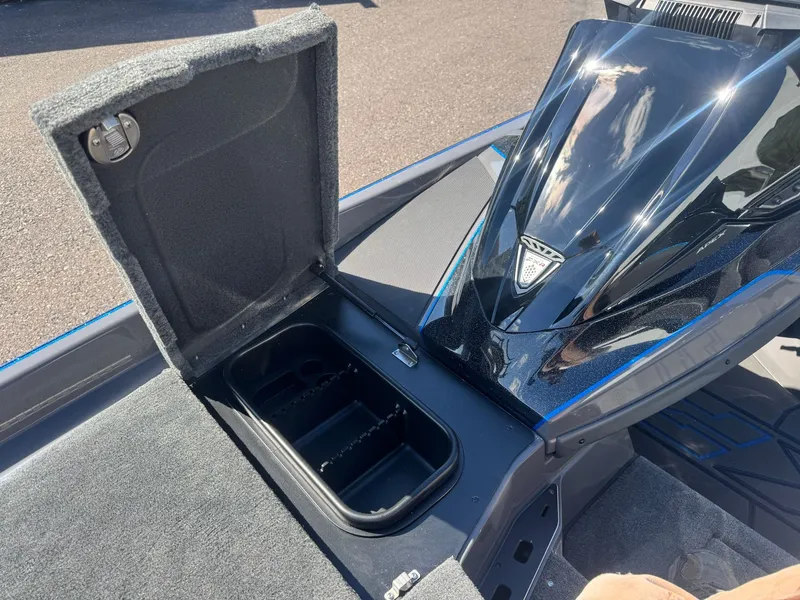 Slide: The Image of Skeeter FXR20 Apex 2026 - 30