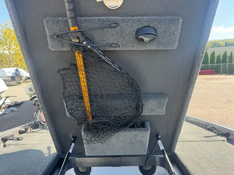 Slide: The Image of Skeeter FXR20 Apex 2026 - 4