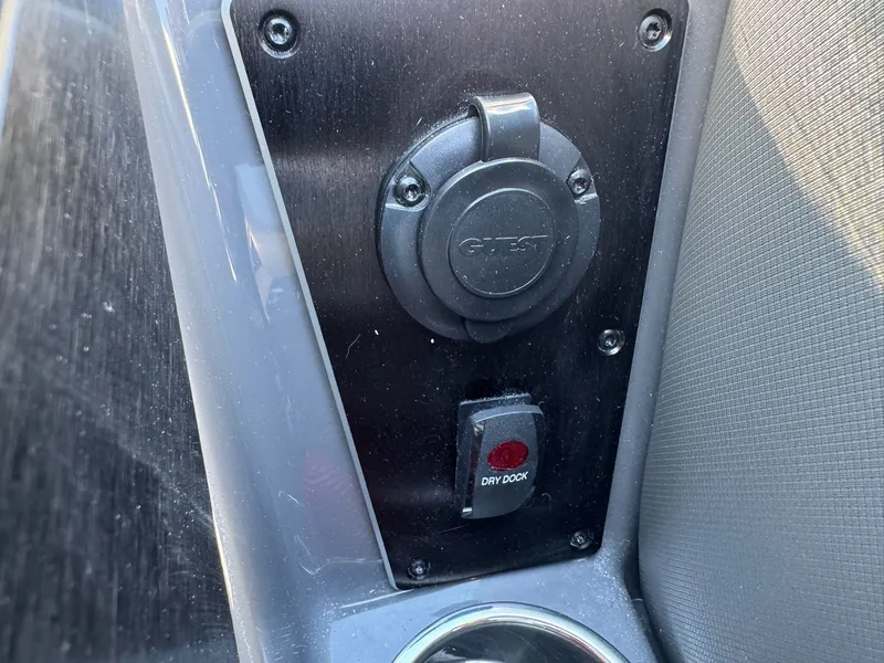 Slide: The Image of Skeeter FXR20 Apex 2026 - 46