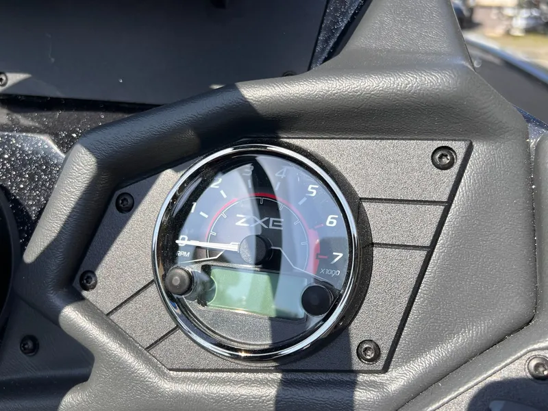 Slide: The Image of Skeeter ZXE20 2026 - 16