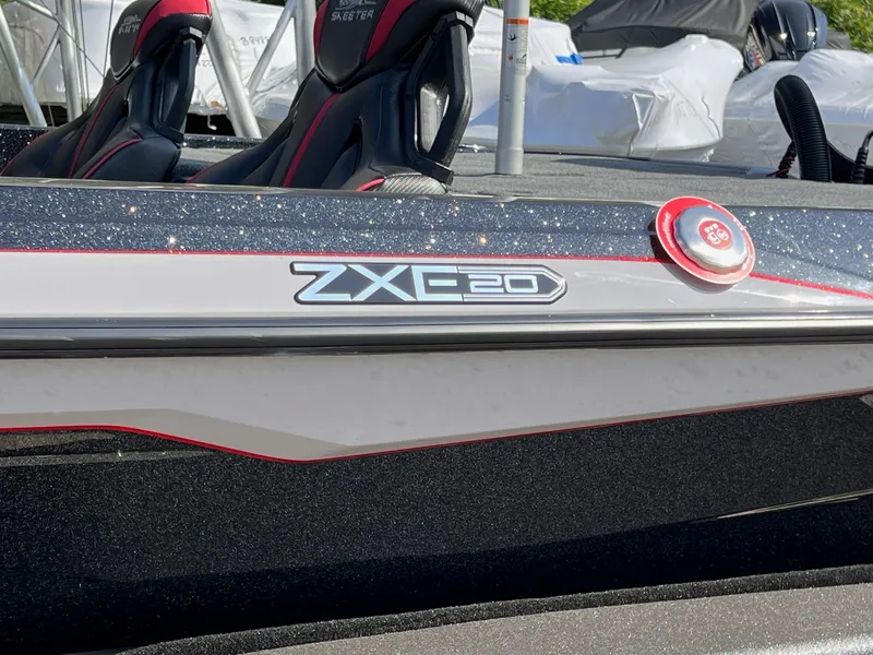 Slide: The Image of Skeeter ZXE20 2026 - 5