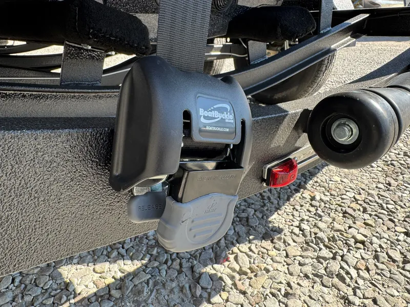 Slide: The Image of Skeeter ZXR20 SE 2026 - 12