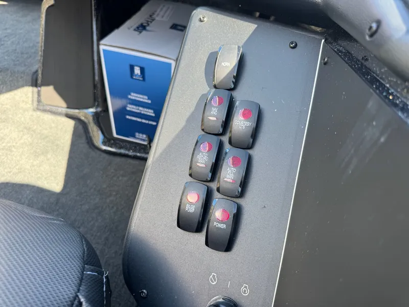 Slide: The Image of Skeeter ZXR20 SE 2026 - 14