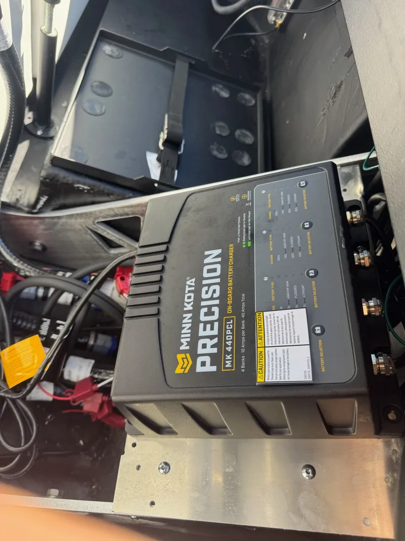 Slide: The Image of Skeeter ZXR20 SE 2026 - 20