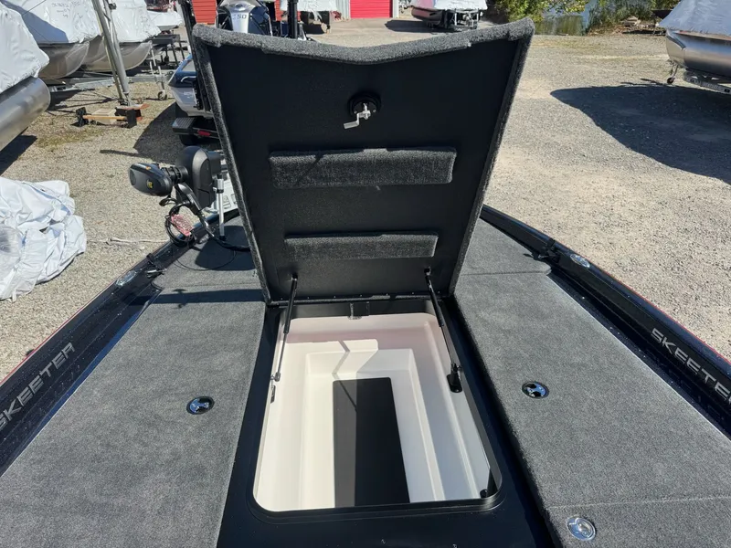 Slide: The Image of Skeeter ZXR20 SE 2026 - 22