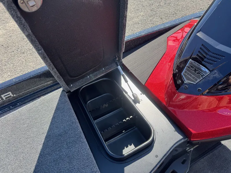 Slide: The Image of Skeeter ZXR20 SE 2026 - 9