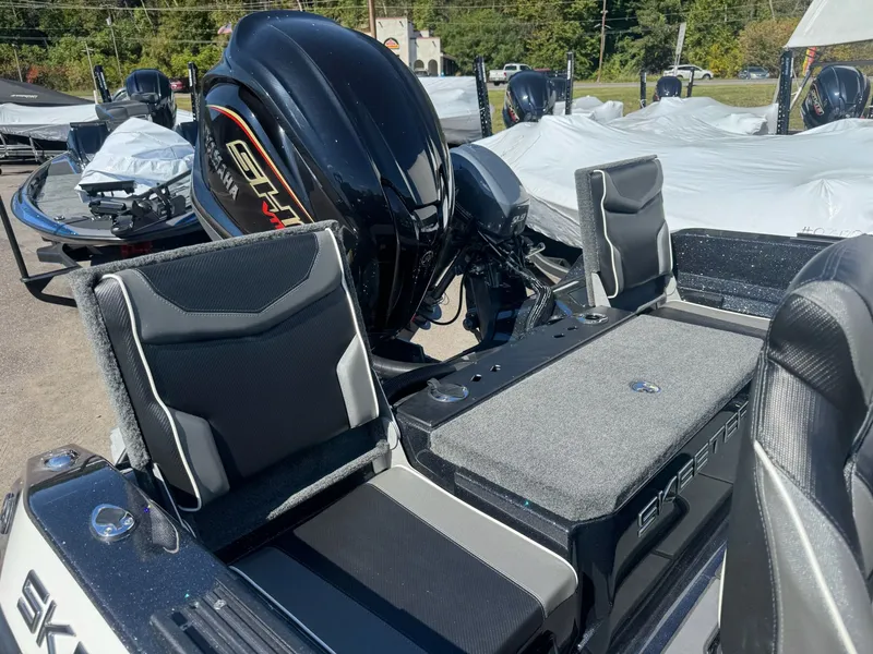 Slide: The Image of Skeeter WX2060 F 2026 - 10