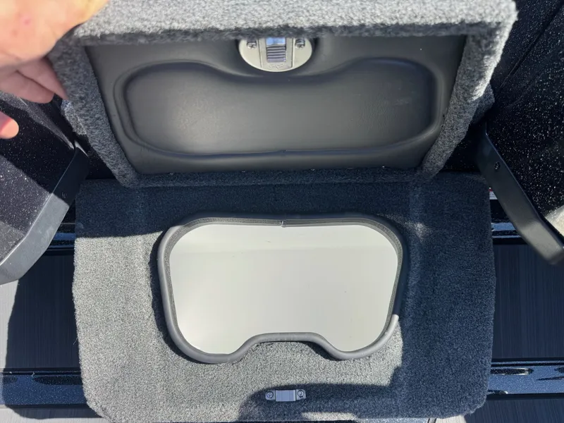 Slide: The Image of Skeeter WX2060 F 2026 - 18