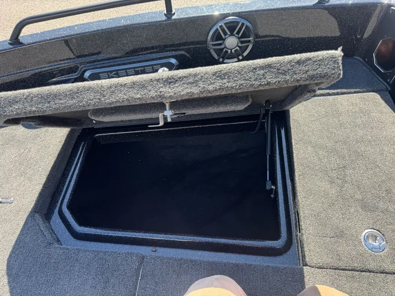 Slide: The Image of Skeeter WX2060 F 2026 - 2