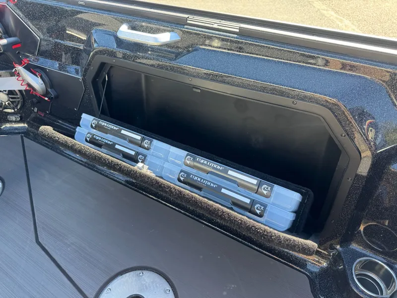 Slide: The Image of Skeeter WX2060 F 2026 - 24